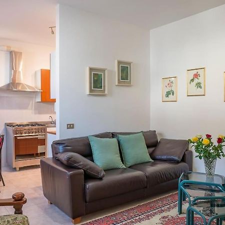 Le Rose Apartment Venegono Superiore Екстериор снимка