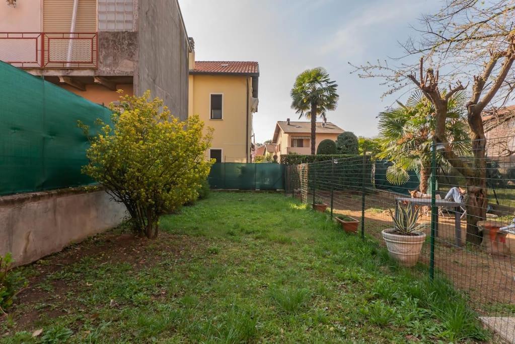 Le Rose Apartment Venegono Superiore Екстериор снимка